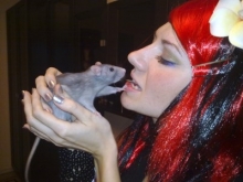 Девушка месяца. Мой домашний любимец.